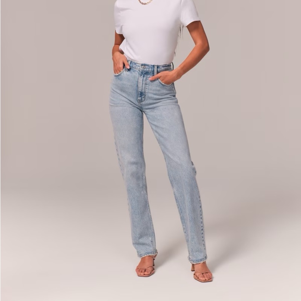 Abercrombie Ultra High Rise 90s Straight Jean